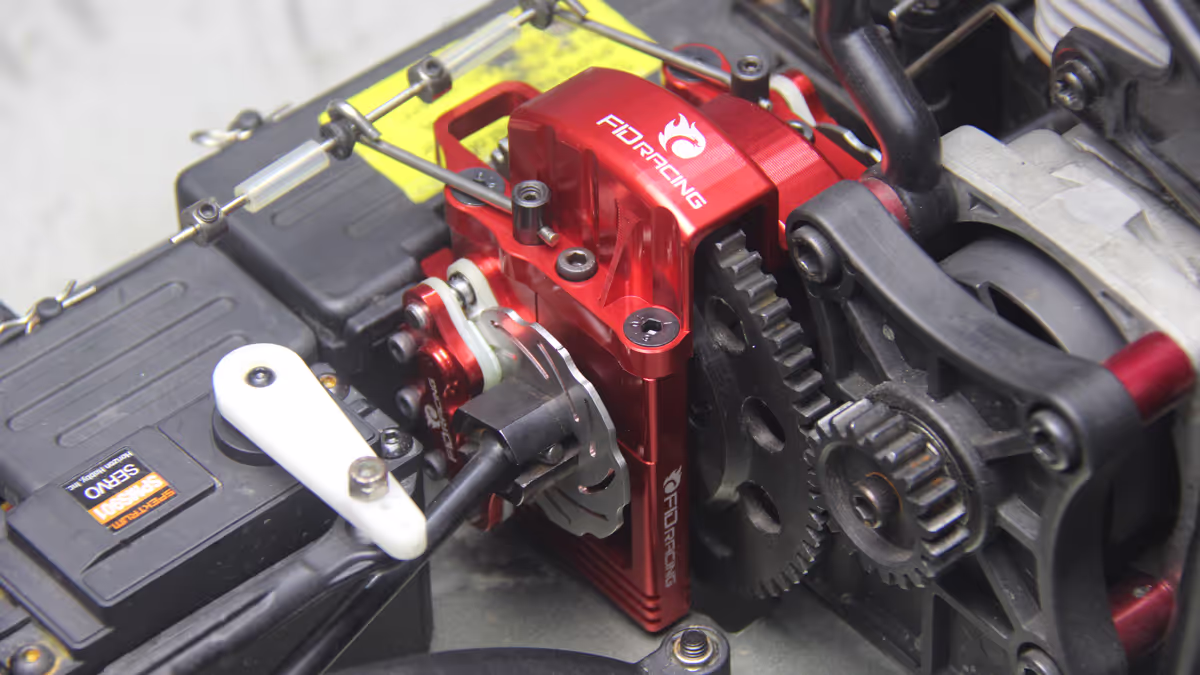 losi dbxl alloy center diff mount & adjustable caliper (16)